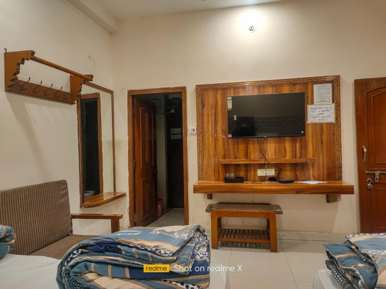 Hotel Pleasure Landmark Ujjain Exterior photo