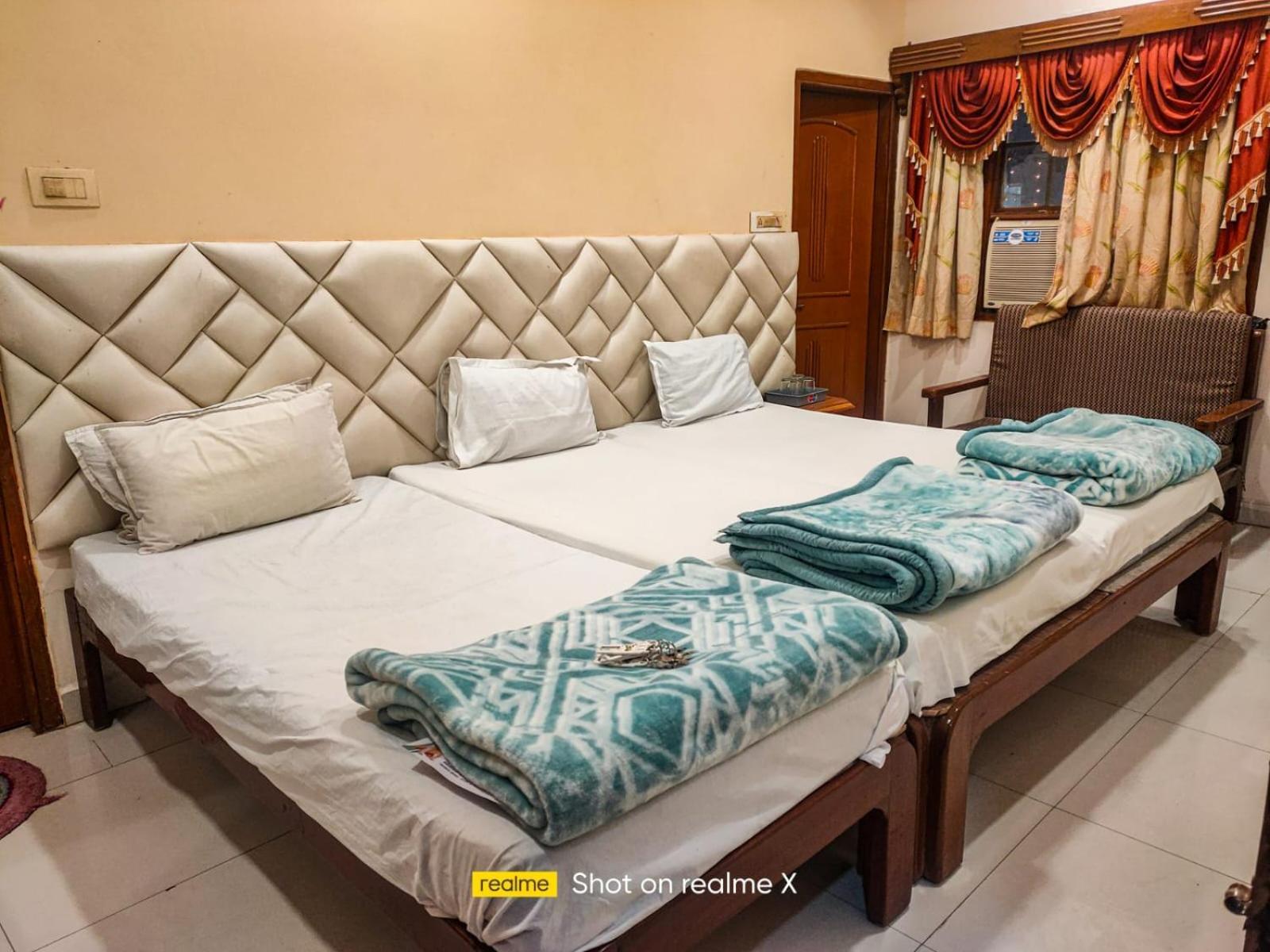 Hotel Pleasure Landmark Ujjain Exterior photo